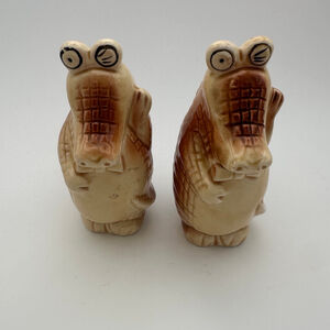 Vintage Alligator Crocodile Salt & Pepper Shakers – Whimsical Ceramic Set